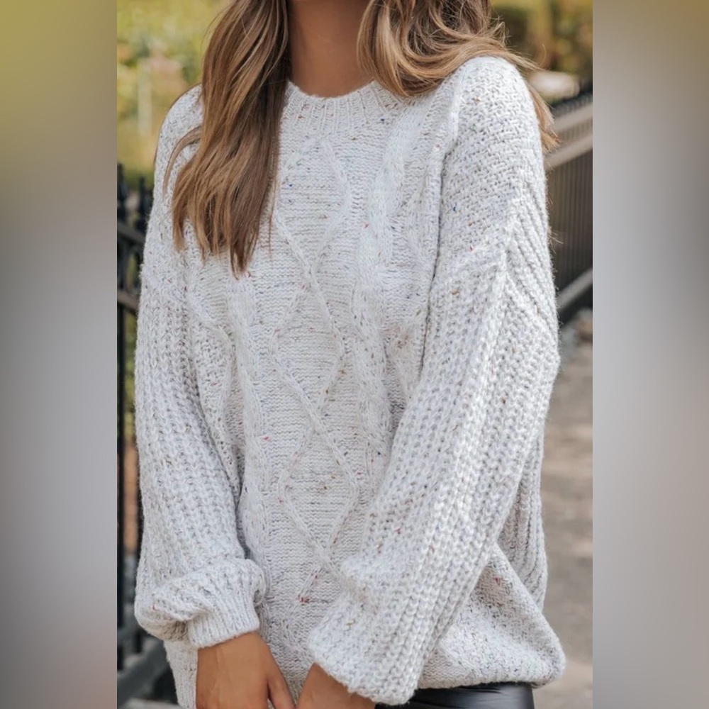 Magnolia Boutique Light Gray Cable Knit‎ Sweater Size Small